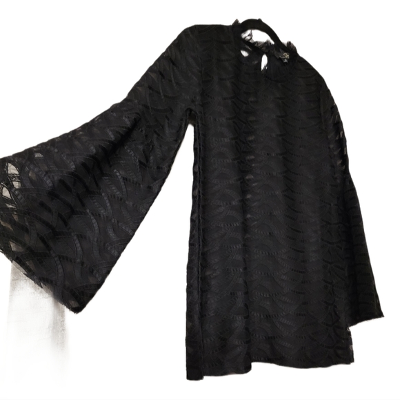 Lace blouse by Suzanne Betro - Picture 2 of 3